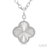 1/10 Ctw Clover Fluted Medallion Round Cut Diamond Pendant With Chain in Sterling Silver