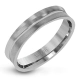 This contemporary men's band has a slim width and a two-toned design with rose gold on one side and white gold on the other.