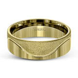 This modern two-tone 14k gold men's band features a combination of rose and white gold in a contemporary design.