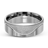 This modern two-tone 14k gold men's band features a combination of rose and white gold in a contemporary design.