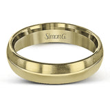 Reflecting a modern design, this two-tone men's wedding band features a sleek ribbon of white gold surrounded by two columns of brushed rose and white gold.
