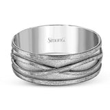 This striking men's two-tone wedding band presents an intricate entwined infinity design in white gold set against a rose gold background.