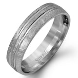 This men's band has a contemporary feel and a lived-in texture with one line of rose gold in the middle surrounded by white gold.