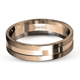 This men's band is appropriate for any occasion with a combination of both yellow and white gold in its modern design.