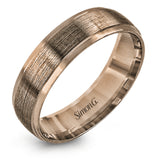 Featuring a modern twist on the classic wedding band design, this contemporary white gold men's wedding band has an eye-catching rose gold outline.