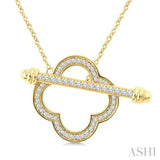 1/3 Ctw Clover Frame Round Cut Diamond Fashion Toggle Necklace in 10K Yellow Gold