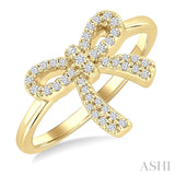 1/5 Ctw Round Cut Diamond Bow Petite Fashion Ring in 10K Yellow Gold