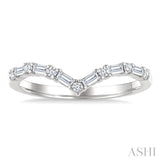 1/4 Ctw Baguette and Round Cut Diamond Chevron Fashion Ring in 14K White Gold