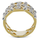 Diamonds and 18k gold entwine to form elaborate patterns in this wonderful Trellis collection ring.