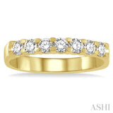 1/2 ctw 7 Stone Round Cut Diamond Wedding Band in 14K Yellow Gold