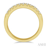 1/3 ctw 11 Stone Round Cut Diamond Wedding Band in 14K Yellow Gold